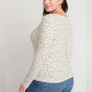 NWT Old Navy white and black spotted long sleeve blouse